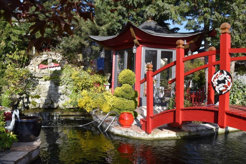 Gite Au Printemps Japonais, Petit Train De La Mure, Parc Des Ecrins Pierre-Chatel Экстерьер фото