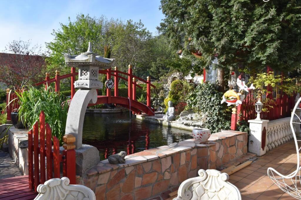 Gite Au Printemps Japonais, Petit Train De La Mure, Parc Des Ecrins Pierre-Chatel Экстерьер фото