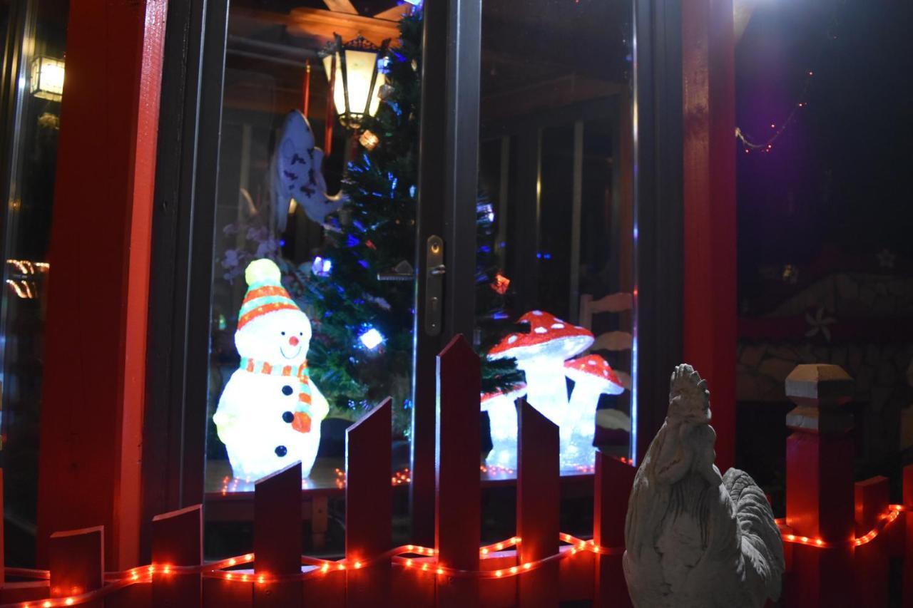 Gite Au Printemps Japonais, Petit Train De La Mure, Parc Des Ecrins Pierre-Chatel Экстерьер фото